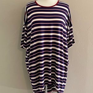 LuLaRoe “Irma” Tunic